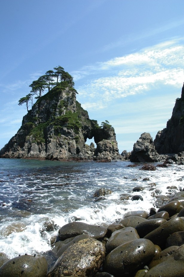 小袖海岸にあるつりがね洞は、久慈を代表する景勝地