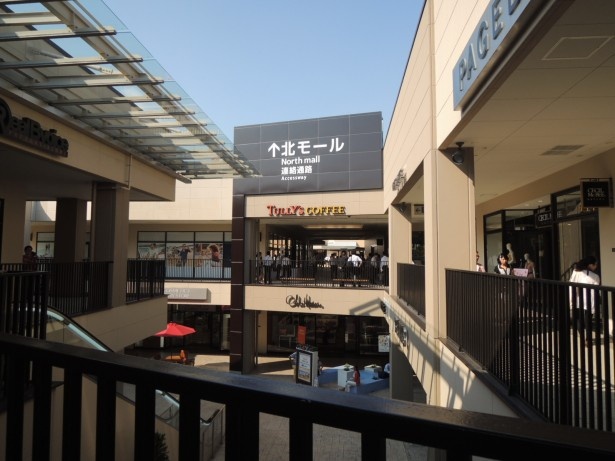 今回オープンの北モールへは、南モール2Fの連絡通路から