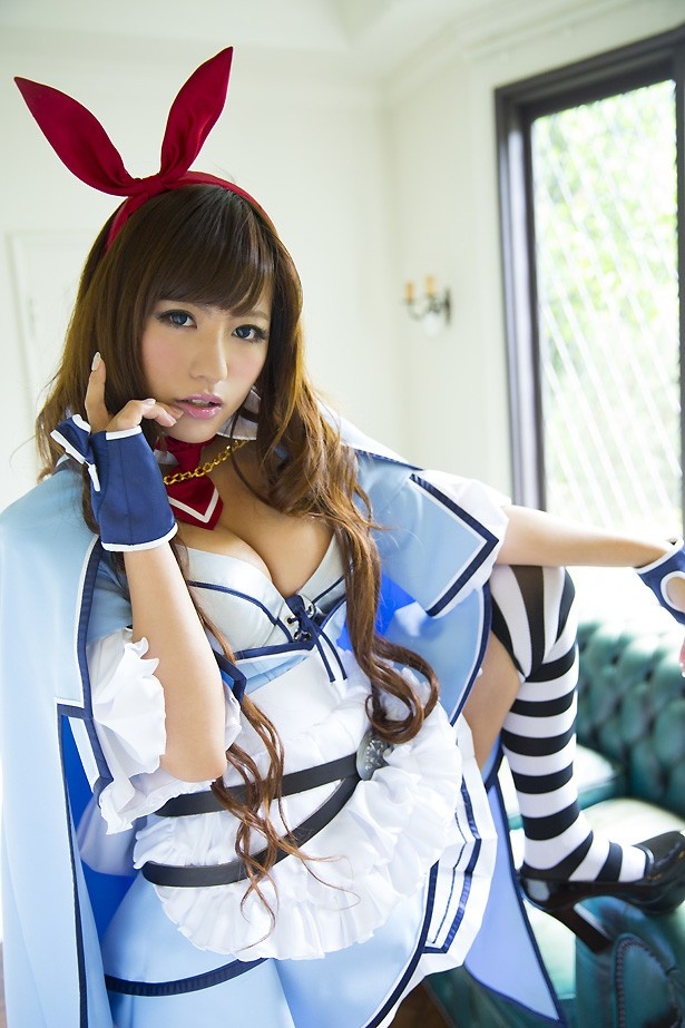 他の「クイーンズブレイド」シリーズと対戦することもできる