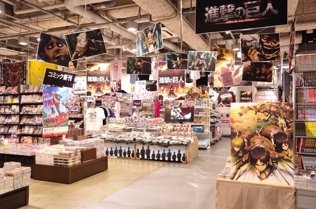 「進撃の巨人」がTSUTAYA EBISUBASHIをフロアジャック！