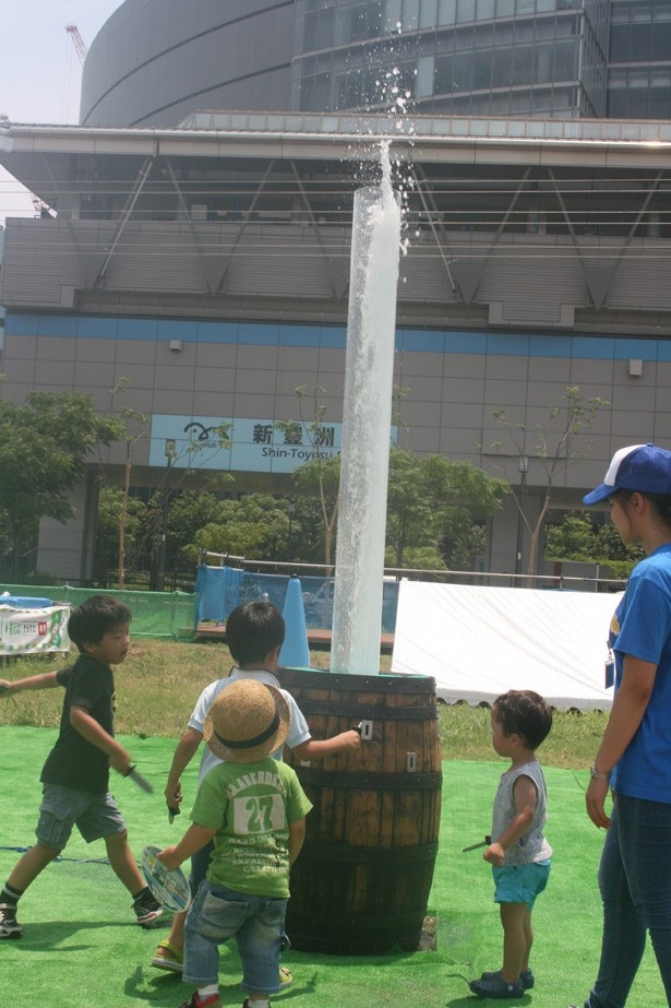噴水危機一髪で大当たり！猛暑日は何度も刺したくなる