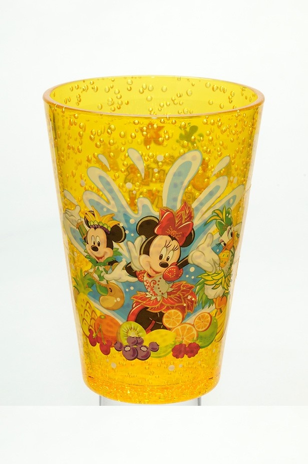 ミニーマウスたちが描かれたカップ(800円)