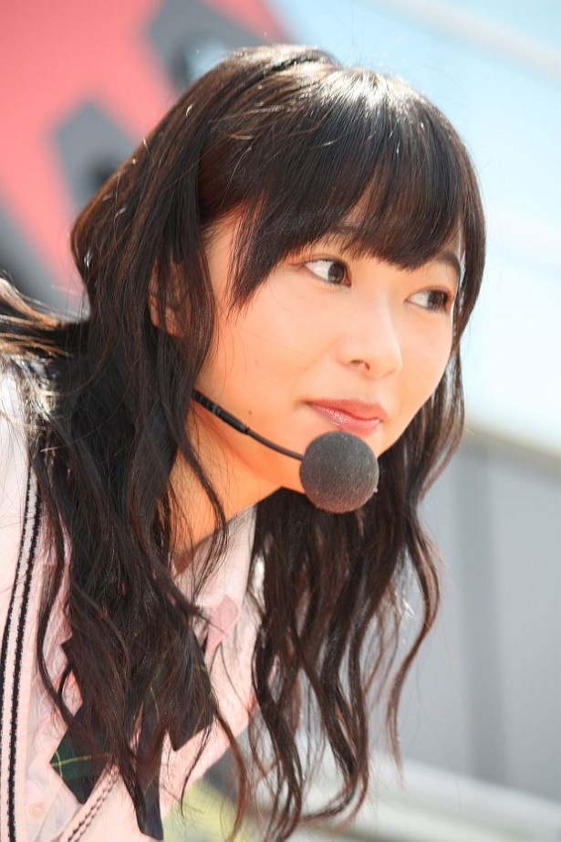 【写真を見る】HKT48ガムマジック部顧問の指原莉乃さん