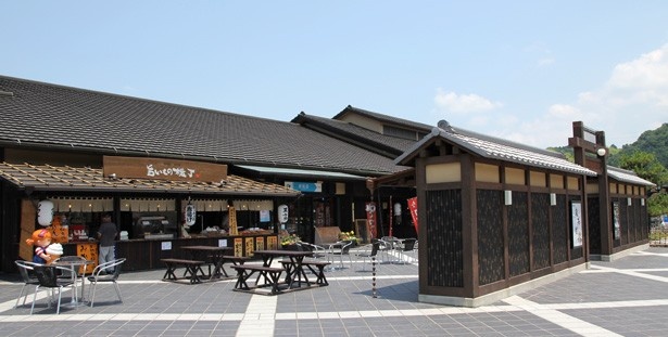 京町屋をイメージして建てられた岸和田のSA