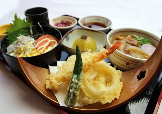 淡路SA上の淡路玉葱御膳（1280円）で淡路タマネギを存分に堪能しよう！