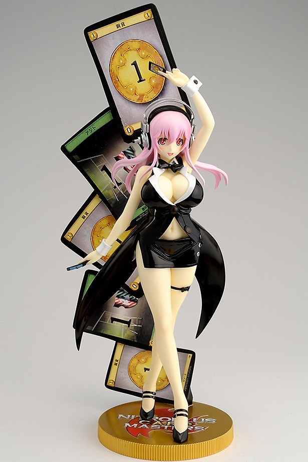 カードゲームのパッケージを完全フィギュア化