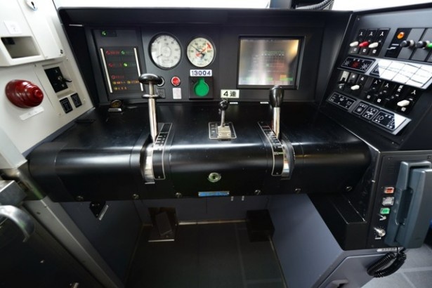 現役車両の運転席に座る貴重な体験も。