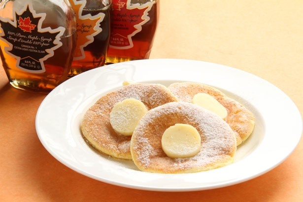 同じく「アゼリア」で食べられる完全予約制の特製パンケーキ1800円※サービス料別