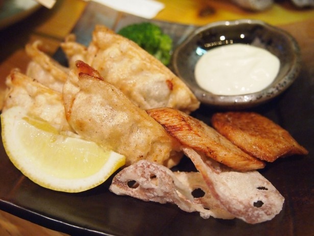 サクサク米粉の揚げ餃子＆バーニャカウダ4個390円
