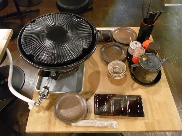 食器は伊賀焼きを使用している