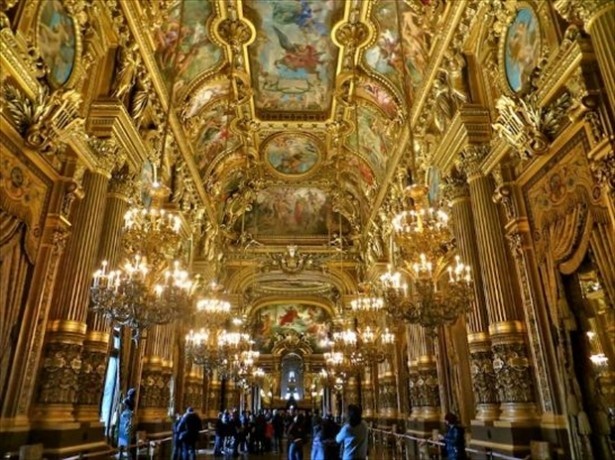 8位のフランス、ガルニエ宮－パリ国立オペラ
