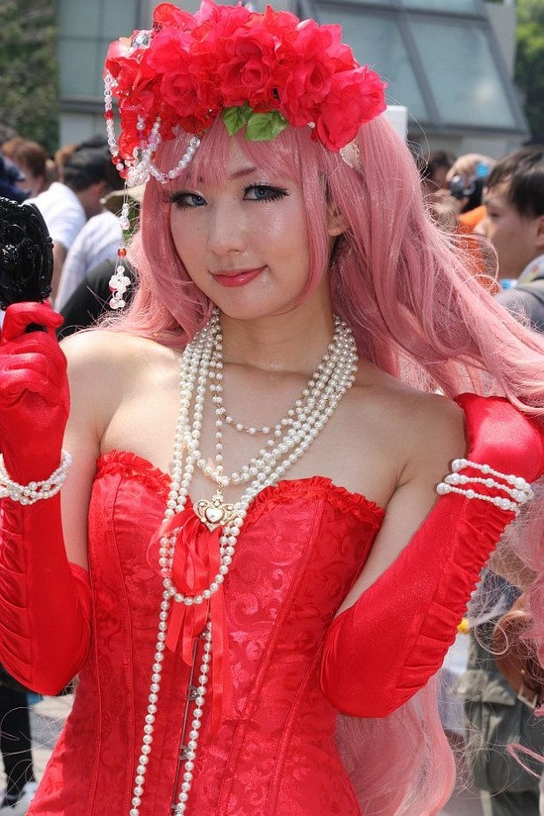 印象的なレッドカラーで目立っていた