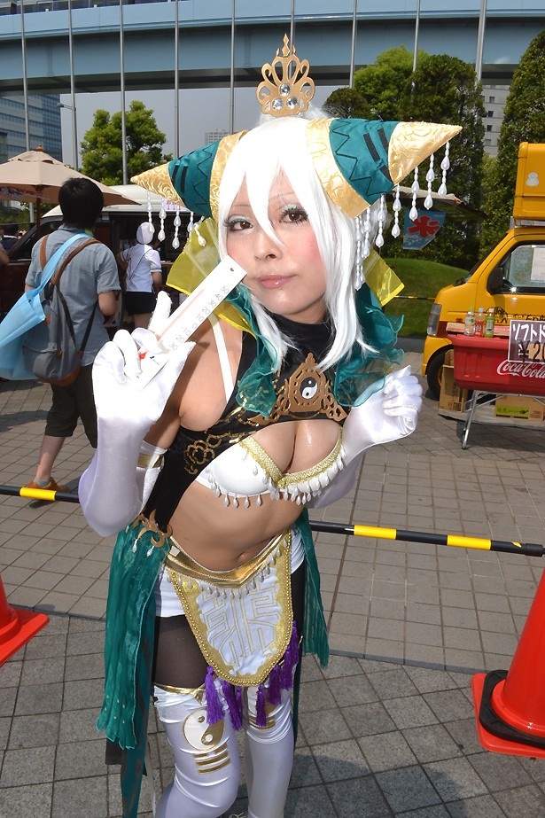 コミケ84 コスプレ広場 23/40