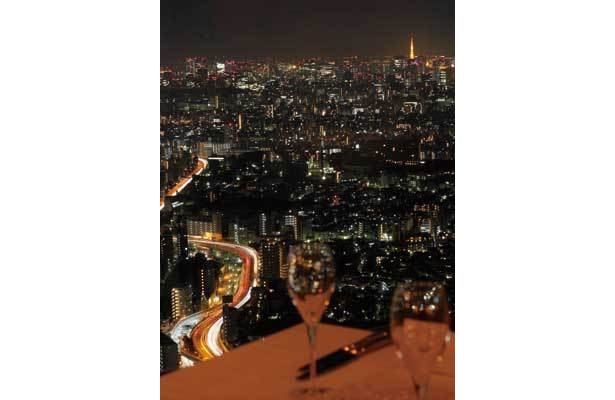 夜景に感動！池袋に“天空レストラン”が誕生