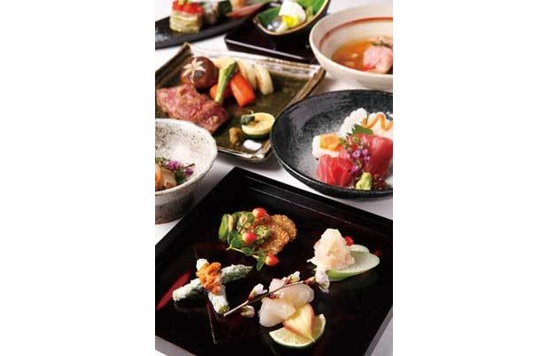 懐石料理が楽しめるディナーコースは7000円から（天空の庭 星のなる木）