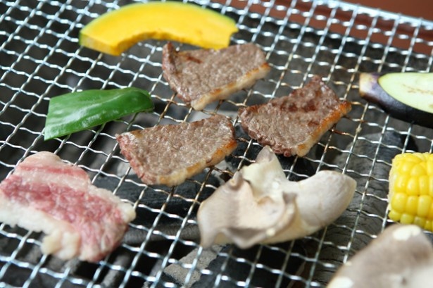 アグリパーク竜王では近江牛と地元名産のあわび茸が味わえる