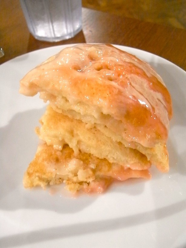 ソフトでねっとりどっしりとした食べごたえのある生地