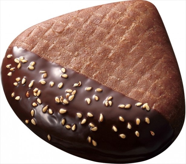 【写真を見る】栗型のショコラ生地のドーナツ！「焼き栗ドーナツ チョコ」