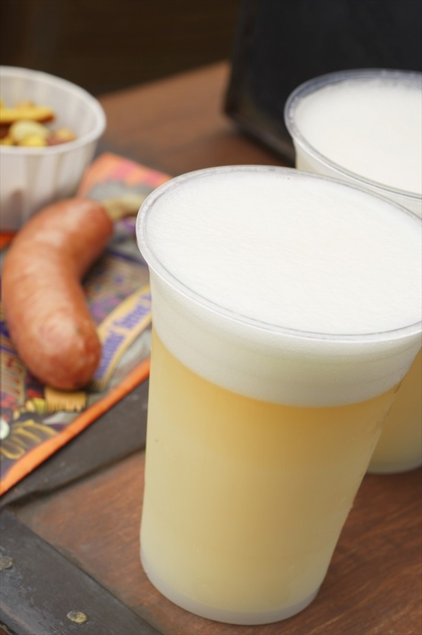 スケルトンをイメージした見た目も“コワ楽しい”アルコールドリンク「ビアカクテル(サワーホワイト)」