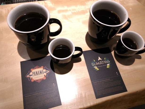 新商品の2種類の豆をコーヒープレスとクローバーの抽出方式で飲み比べ