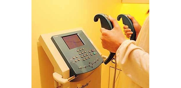 最新機器！筋肉量や脂肪量などのインナーボディを計測できる（ファンケル銀座スクエア）