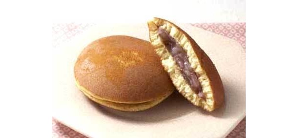 大人気どら焼きの春バージョン「森幸四郎のどらやき・道明寺桜あん」(210円)