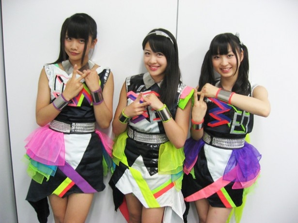 「Cheeky Parade」の小鷹狩百花・山本真凜・鈴木友梨耶