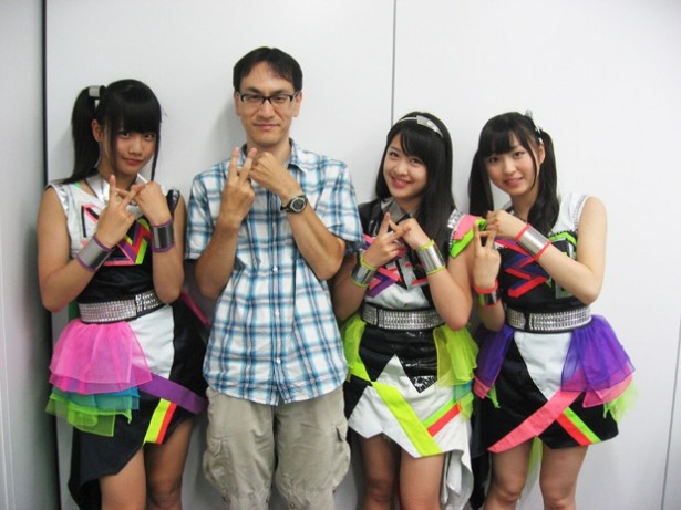 2013年8月23日、エイベックス・大阪営業所にて。
