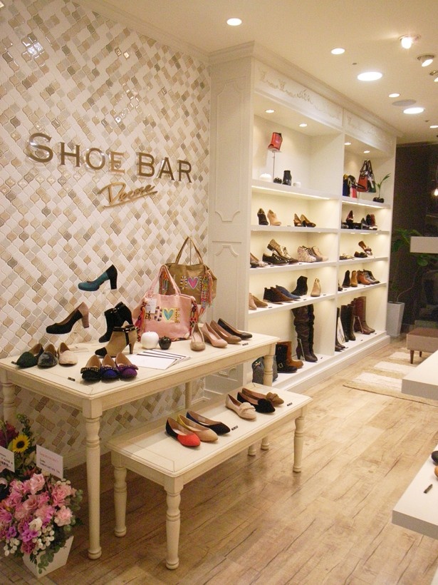 【九州初】Shoe BAR Deesse（シューバー ディーセ）・3F