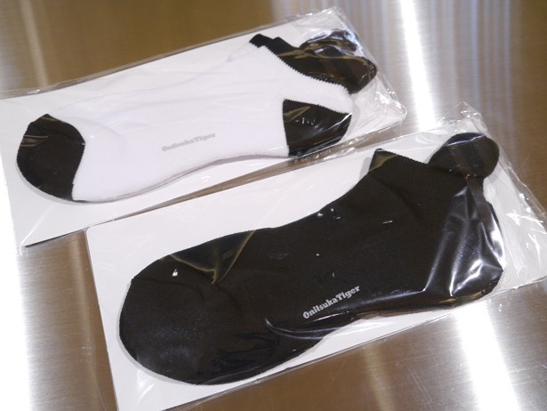 8400円以上の買い物で、ノベルティのソックスが先着（無くなり次第終了）でプレゼントされる