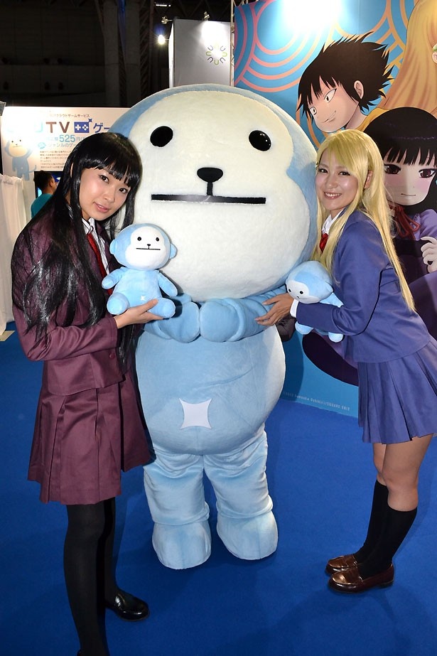 NTTぷららのブースには人気漫画「ハイスコアガール」のヒロインたちが登場