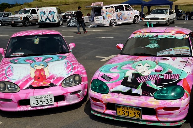 初音ミクがデザインされた痛車は多数展示されていた