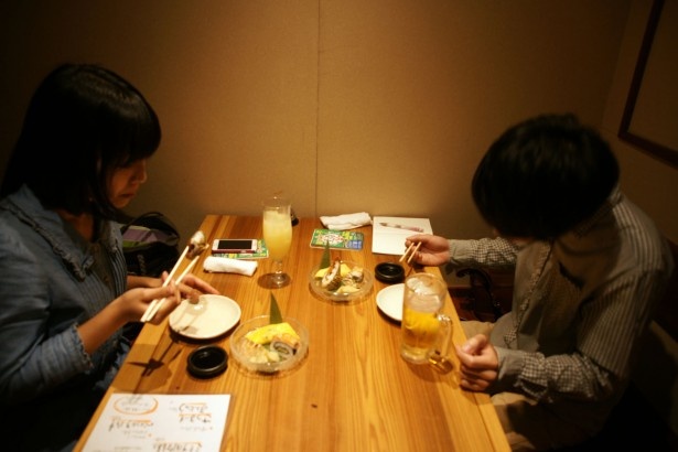 「うまい野菜と魚がいっぱい和んば」では、変り種創作寿司3種盛りとドリンクを用意