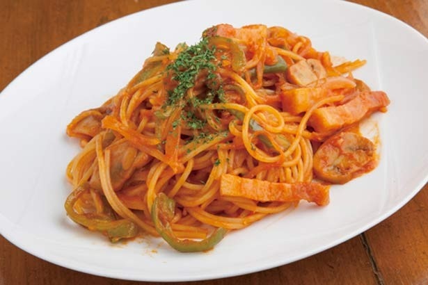 【写真を見る】店主が昔食べた喫茶店の味を追求。横浜ナポリタン(500円)/Pasta House都筑亭