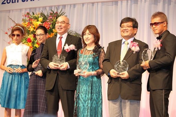 【写真を見る】メガネが似合う著名人が集結！