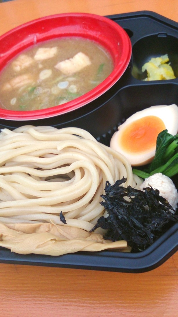 ユズ香る吉田商店の濃厚とりつけそば