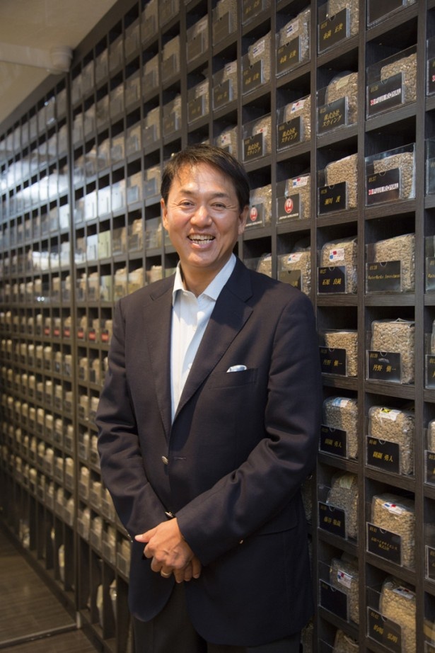 コーヒーハンターの川島良彰さん。「コーヒーはワインに匹敵する農産物、フルーツです」と話す