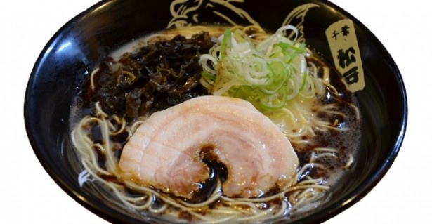 限定コラボ麺のとみ田 × だるま「呼び戻しブラック」