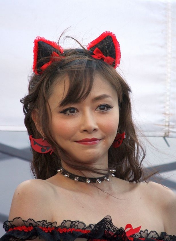 愛くるしいキュートなルックスと、Gカップの巨乳でグラドル界の頂点をひた走る杉原さん