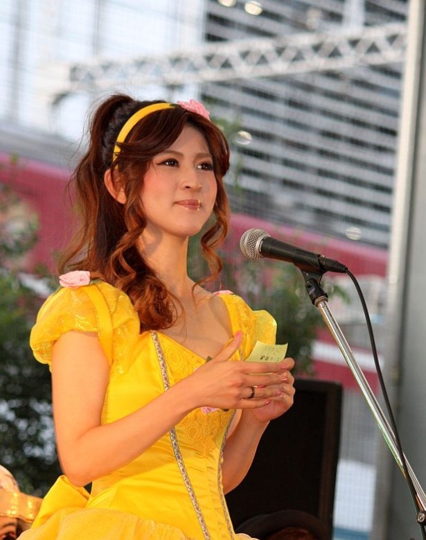 可愛いプリンセス衣装で
