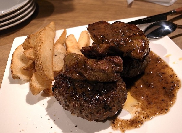 牛タンハンバーグ フォアグラのせ マルサラソース(1480円)