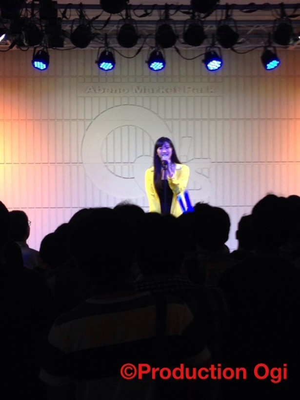 2013年10月10日、あべのキューズモールでミニライブを開催！
