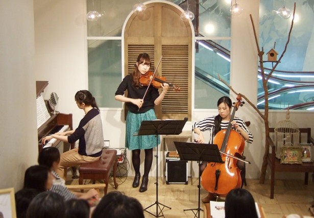 定期開催される、ミニライブ「ヒビ、キオト」
