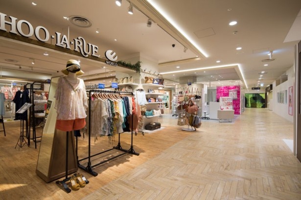 ファッションフロアも充実