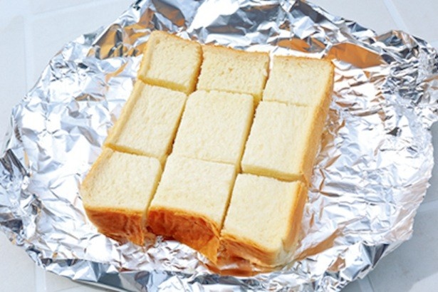 食パンは縦と横にカットし9等分にする