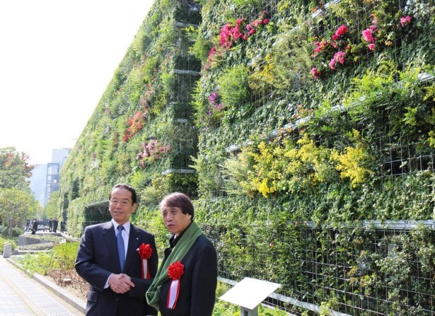 提案者の建築家・安藤忠雄氏（右）、 事業主の積水ハウス（株）代表取締役会長　和田 勇氏（左）
