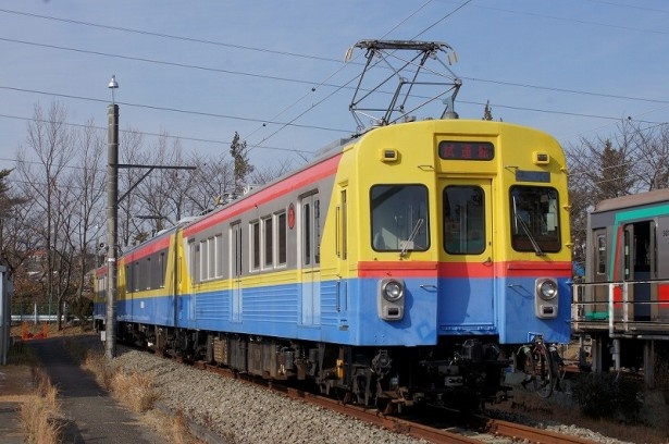旧検測車の車両を展示