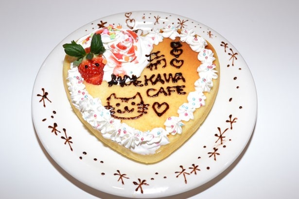 クリスマスに向け開発中の大型パンケーキ
