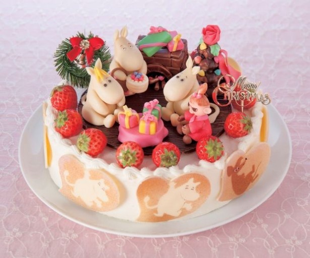 【写真を見る】ムーミンが可愛すぎる！こちらは人気のゴージャスケーキ