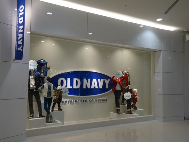 家族連れで賑わうこと必須なOLD NAVY